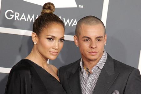 Von 2012 bis 2016 war J.Lo in einer On-Off-Beziehung mit dem 17 Jahre jüngeren Tänzer Casper Smart. Berichten zufolge soll a...