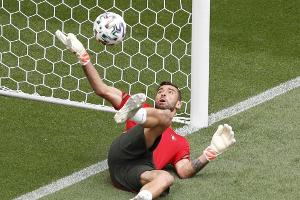 Portugals Torhüter Patricio wechselt zu Mourinho