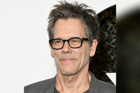 Auch Kevin Bacon hält Ziegen. Auf seiner Farm in Connecticut leben außerdem Ponys und mehrere Alpakas. Mit letzteren drehte ...