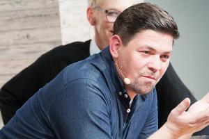 Tim Mälzer kann schon wieder Witze reißen