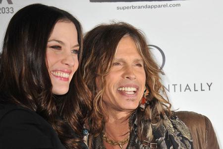 ...als von ihrem Vater, Aerosmith-Frontmann Steven Tyler (69).