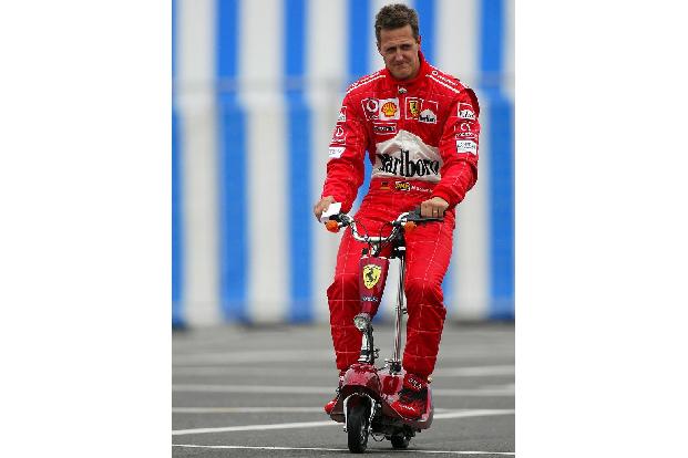 2005 und 2006 geht Michael Schumacher auf seine inoffizielle Abschiedstour. 2005 hat der Kerpener im Kampf um die WM keine C...