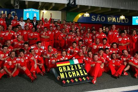 Nach elf Jahren endet 2006 die Ära Michael Schumacher bei Ferrari. Der Kerpener hat nicht mehr die nötige Motivation und Ene...