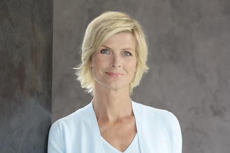 Barbara Hahlweg ist die Moderatorin der 19 Uhr 