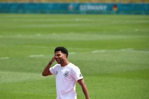 FC Bayern: Gnabry als Trainings-Frühstarter