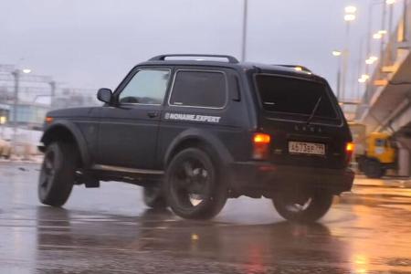 Lada Niva Bronto