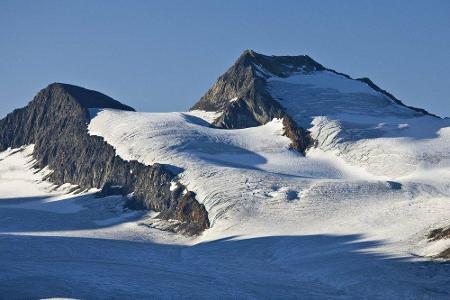 Die Hintere Schwärze liegt auf der Grenze zwischen Österreich und dem italienischen Südtirol und ist deshalb auch unter dem ...