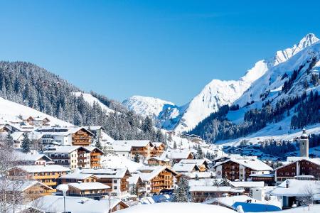 Im äußersten Westen Österreichs liegt Lech. Die kleine Gemeinde mit kaum 1500 Einwohnern im Vorarlberg ist ein bekannter Win...