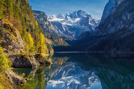 Auch aus dem Tal lohnt sich ein Blick nach oben. Das Dachsteinmassiv gehört zum UNESCO Welterbe Hallstatt-Dachstein/Salzkamm...