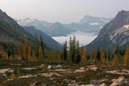 Weltweit gibt es unzählige atemberaubende Wanderrouten. Einige von ihnen fordern ihren Besuchern einiges ab. Beispiele sind ...