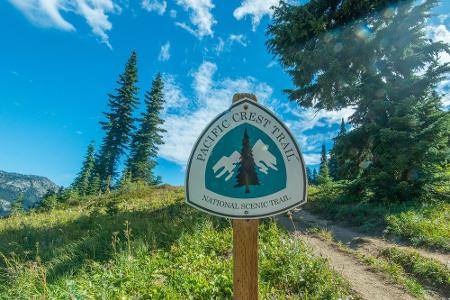 Der Pacific Crest Trail, kurz PCT, zieht sich entlang der US-Westküste von der kanadischen bis an die mexikanische Grenze. D...