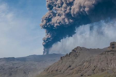 Seit 2010 gehört der Eyjafjallajökull wohl zu den berühmtesten Vulkanen der Welt. Die Aschewolke des Ausbruchs legte den Flu...