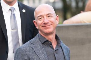 Reichster Mann der Welt: Jeff Bezos ist noch reicher geworden