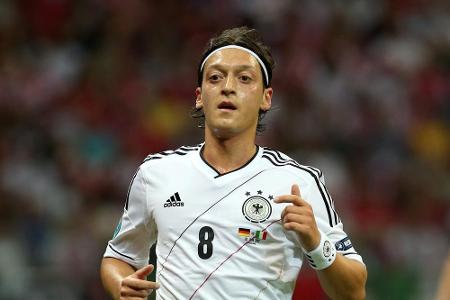 In einem Instagram-Post verkündete Fußballer Mesut Özil Ende März, dass er und seine Frau Amine frisch gebackene Eltern eine...