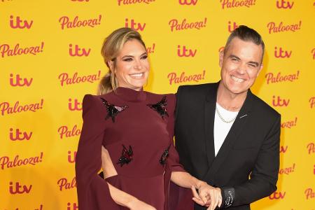 Ganz überraschend verkündeten Robbie Williams und Ehefrau Ayda Field am Valentinstag, sie seien nochmal Eltern geworden, von...