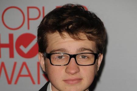 Angus Turner Jones ist bekannt aus der Sitcom 