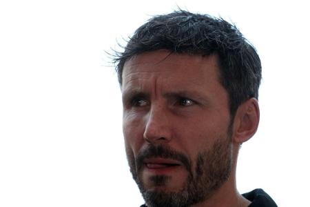 Noch ohne EM-Teilnehmer: Wolfsburg-Start mit van Bommel Noch ohne EM-Teilnehmer: Wolfsburg-Start mit van Bommel