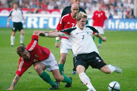 Schnell war der ideenreiche Mittelfeldspieler auch für die Nationalmannschaft ein Thema. In der Vorbereitung auf die EM 2004...