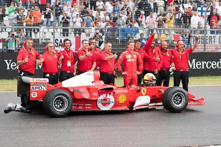 Der Ferrari F2004 ist Schumacher dabei nicht neu. Schon im Juli 2019 durfte er das legendäre Rennauto auf dem Hockenheimring...