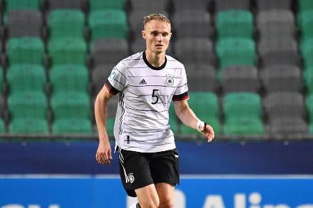 Den Innenverteidiger dürfte nach einer ordentlichen Bundesliga-Saison und einer starken U21-EM so mancher Klub auf der Liste...