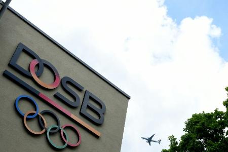 Deutsches Olympiateam mit Schweigeminute für Flut-Opfer Deutsches Olympiateam mit Schweigeminute für Flut-Opfer