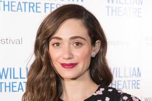"Shameless"-Schauspielerin Emmy Rossum zeigt erstmals ihre Tochter