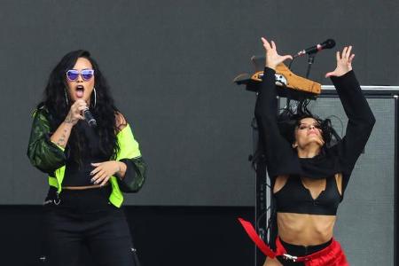 Gerade mal 43 Minuten vor Beginn ihres London-Konzerts am Sonntag [10. Juni] sagte Demi Lovato via Social Media ab - ihre St...