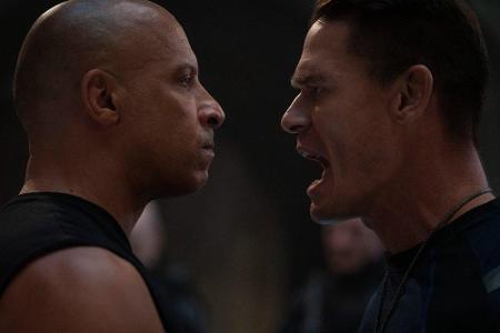 Dominic Toretto (Vin Diesel, l.) hat sich in eine entlegene Gegend zurückgezogen, um sich gemeinsam mit seiner Frau Letty (M...