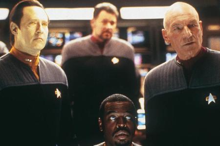 Nach Captain Kirk übernahm Captain Jean-Luc Picard (l.) das Kommando auf der Nach Captain Kirk übernahm Captain Jean-Luc Picard (l.) das Kommando auf der