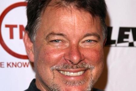 Jonathan Frakes (67) spielte Commander William T. Riker, der erste Offizier auf der Brücke. Zwischen 1998 und 2002 moderiert...