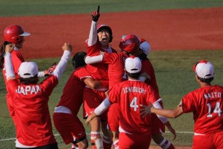 Softball: Rekordsieger USA und Japan im Finale