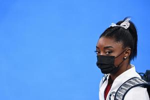 Turnen: Biles steigt aus Mannschafts-Finale aus