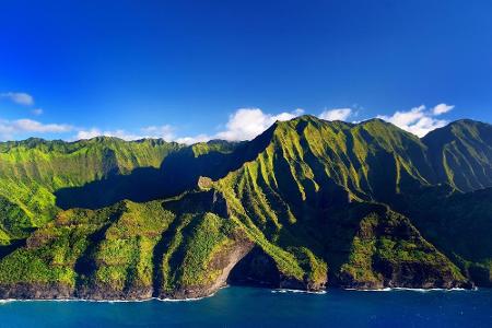 Hawaii: Der Na Pali Coast State Park liegt an der Nordwestseite von Kaua'i, der ältesten bewohnten Hawaii-Insel. Entlang der...