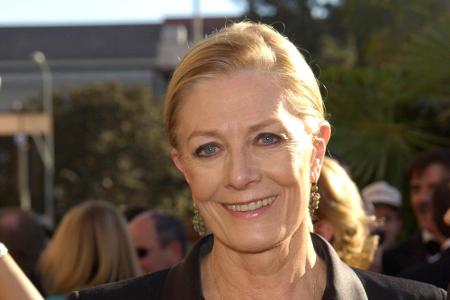 Als Waffenhändlerin Max brilliert im ersten Teil Filmlegende Vanessa Redgrave. Die Britin gewann 1978 den Oscar als 