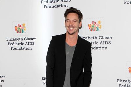 Jonathan Rhys Meyers wird in 