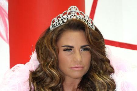 Mit einem süßen Schnappschuss gab Katie Price (43) am 20. April ihre Verlobung mit Carl Woods bekannt. 