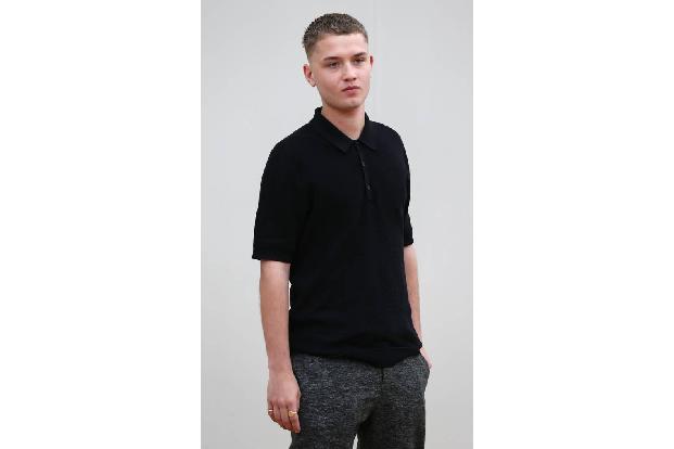 ...junge Mann scheint keine Lust auf Schauspielerei zu haben - auch wenn sein Vater in diesem Bereich ziemlich erfolgreich i...