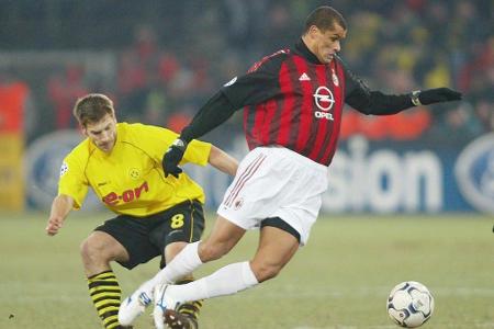 Nach ersten Schritten in Aachen verschlug es Torsten Frings (l.) 1997 zu Werder Bremen, wo er seine sportliche Heimat finden...