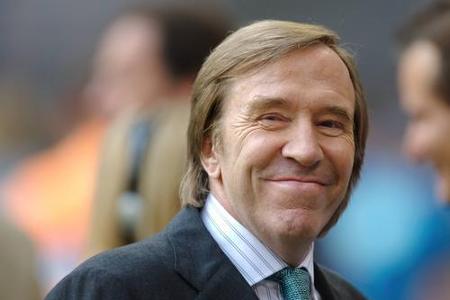 Heute wird Günter Netzer bereits 70 Jahre alt. Aber mit dem Älterwerden hatte er noch nie Probleme, wie er bereits zu seinem...