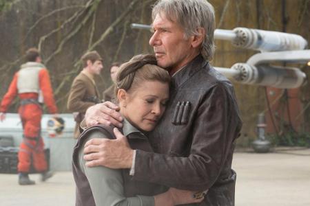 Eine sehr traurige Tatsache: Carrie Fisher spielte in der neunten Episode mit, ohne eine Sekunde dafür gedreht zu haben. Ung...