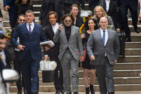 Drogen, Alkoholmissbrauch, eine abgetrennte Fingerkuppe, Fäkalien im Bett: Depp und Heard brachten fast unglaubliche Anschul...