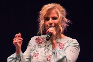 Beatrice Egli erobert mit "Alles was du brauchst" die Chartspitze