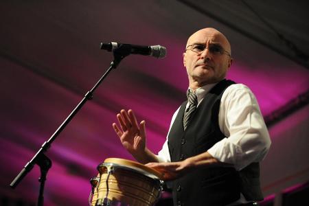 Phil Collins ist auf dem linken Ohr zu 70 Prozent taub.