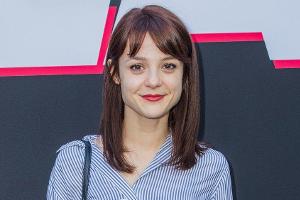 "Skins"-Star Kathryn Prescott wurde von einem Zement-Lkw angefahren