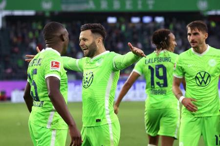 Wolfsburg bleibt Tabellenführer