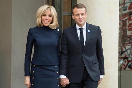 Auch Frankreichs Präsident Emmanuel Macron hat mit einer älteren Frau das große Liebesglück gefunden: Seine Première Dame Br...
