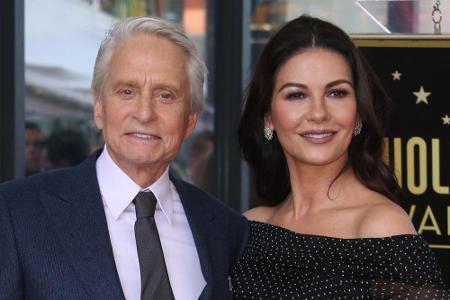 Catherine Zeta-Jones und Michael Douglas haben am selben Tag Geburtstag, allerdings trennen sie 25 Jahre. Trotz des großen A...