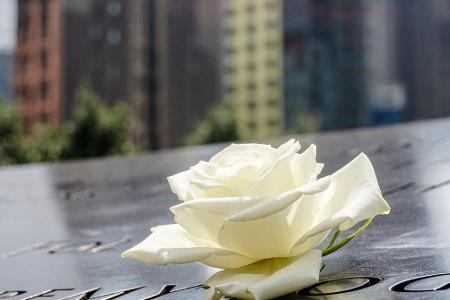 Bei den Anschlägen von 9/11 kamen fast 3.000 Menschen ums Leben. Bei den Anschlägen von 9/11 kamen fast 3.000 Menschen ums Leben.