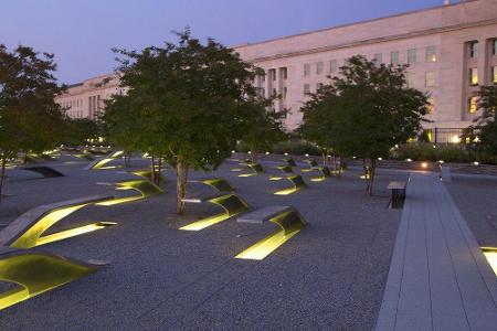 Ihnen zu Ehren ist das Pentagon-Denkmal erbaut und von George W. Bush am 11. September 2008 eingeweiht worden.