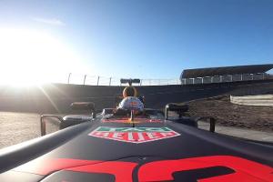 Red Bull in der neuen Steilkurve